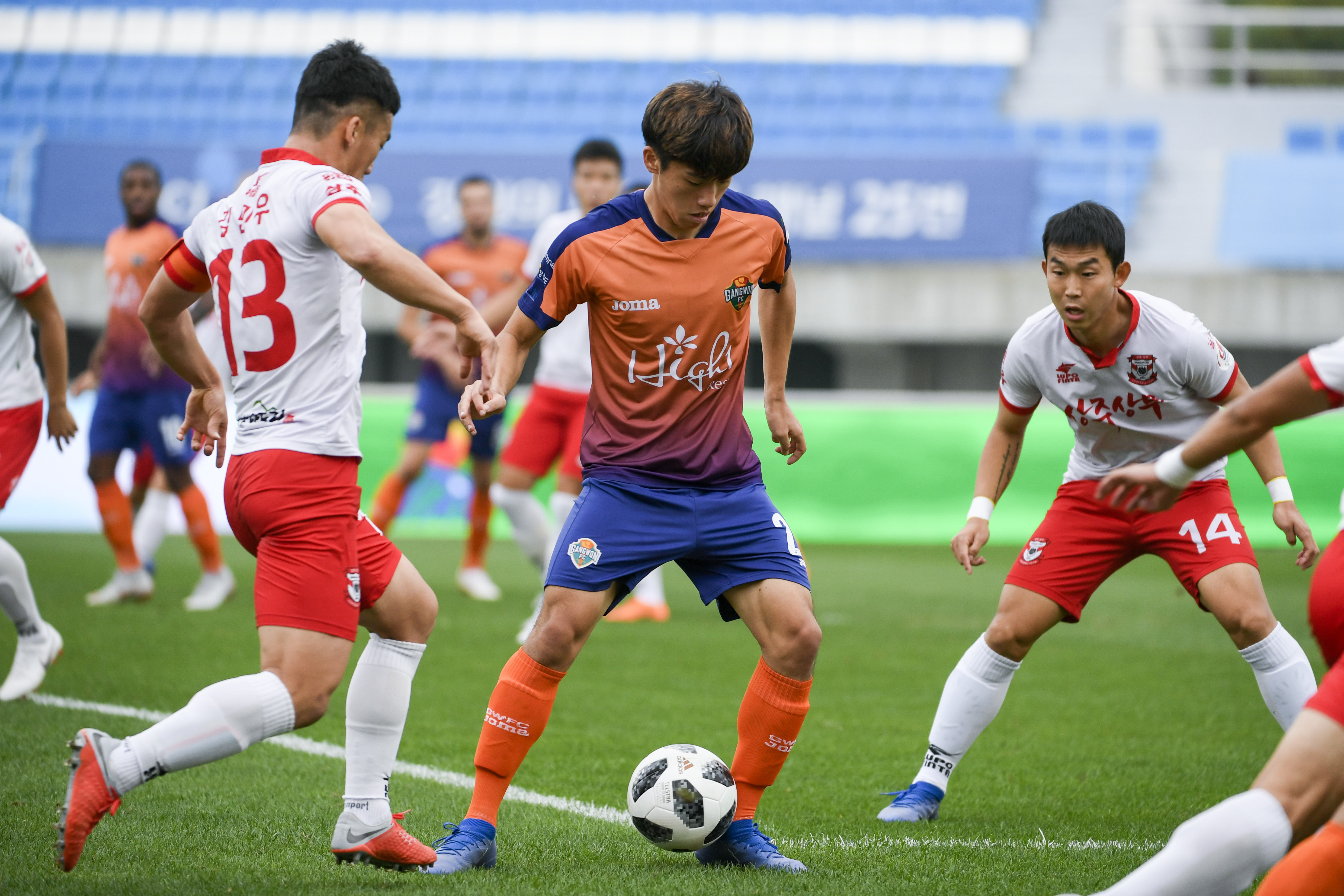 강원FC, 상주 원정서 1-0 승리...김지현 시즌 3호골